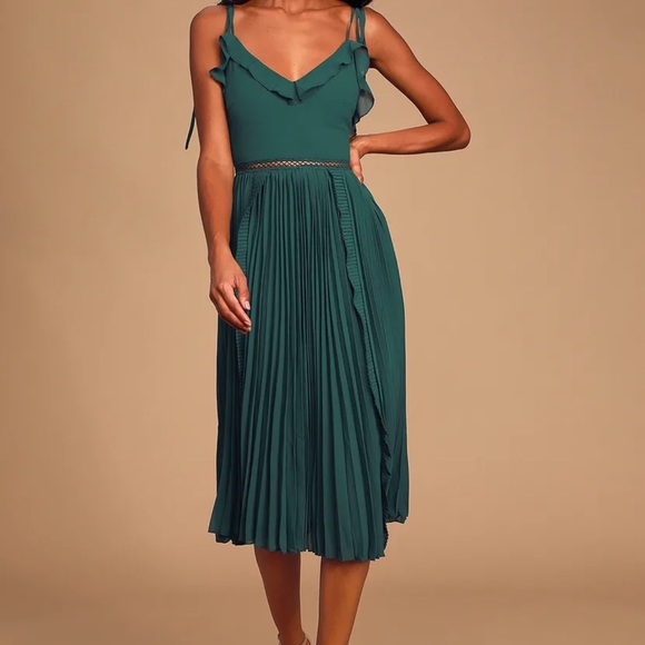 NWT - Never a Dull Moment Emerald Green Tie-Strap Pleated Midi Dress - Picture 2 of 5
